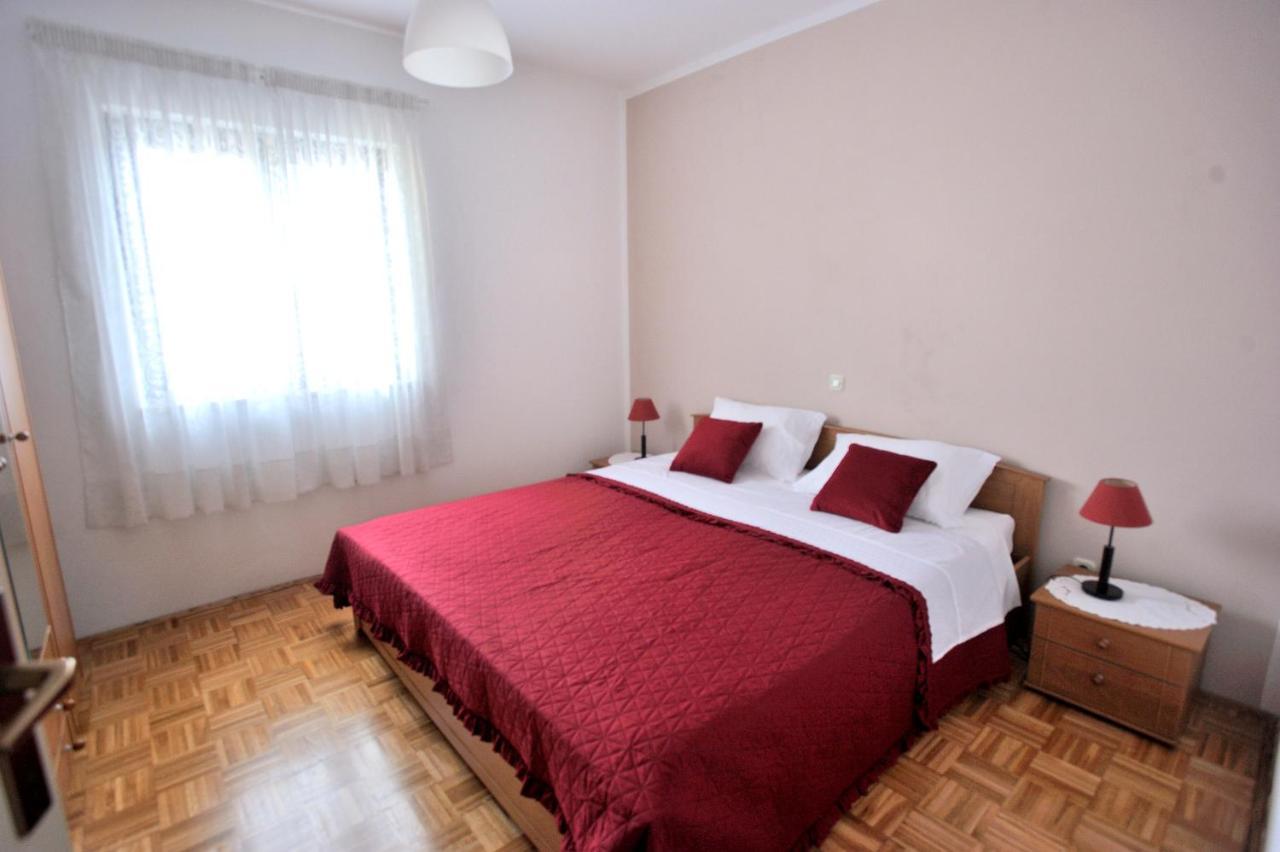 Apartment Vinja Porec - Privat Garden - Whirlpool Exterior photo