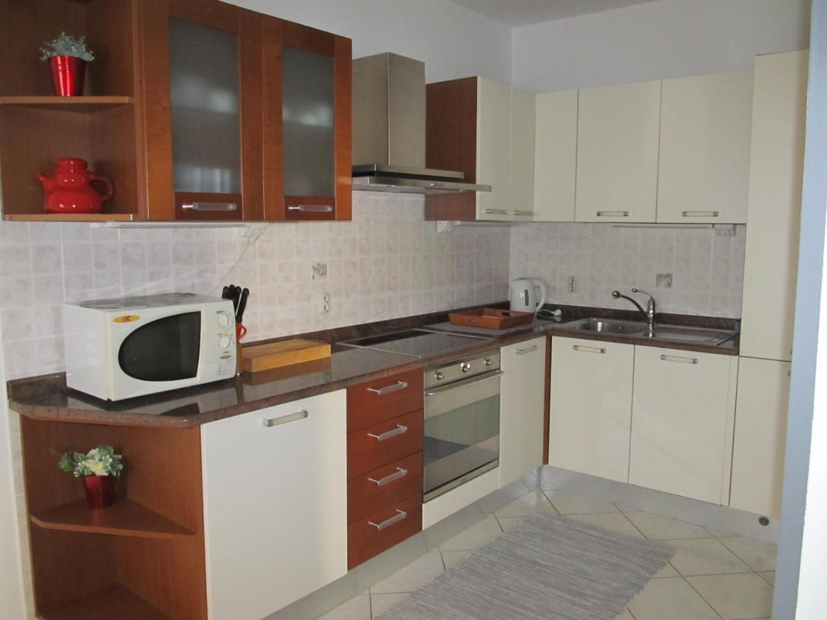 Apartment Vinja Porec - Privat Garden - Whirlpool Exterior photo