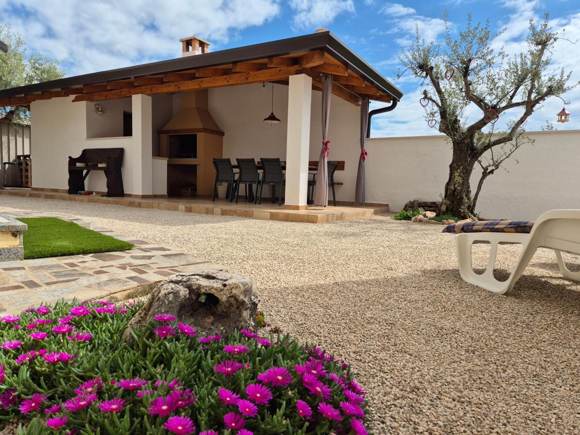 Apartment Vinja Porec - Privat Garden - Whirlpool Exterior photo