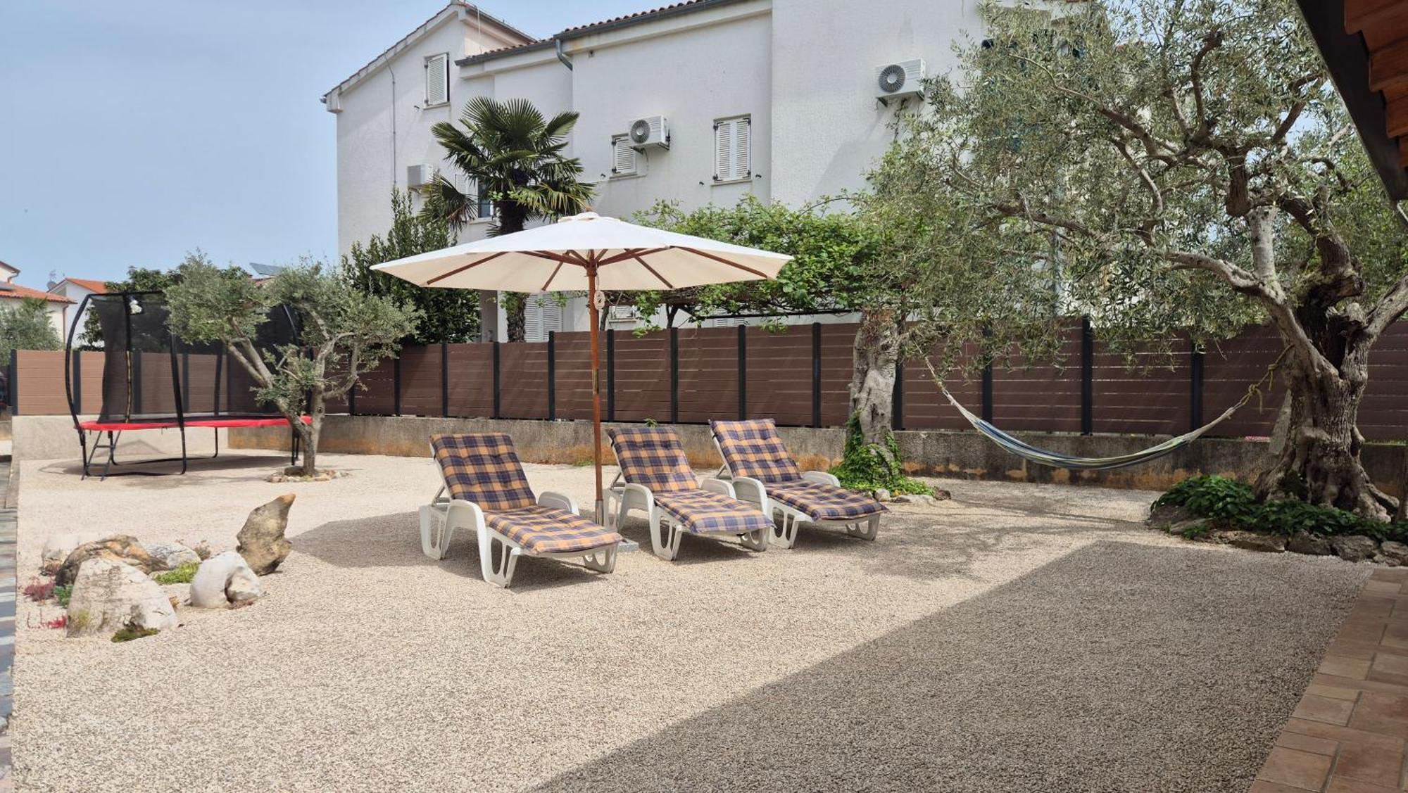 Apartment Vinja Porec - Privat Garden - Whirlpool Exterior photo