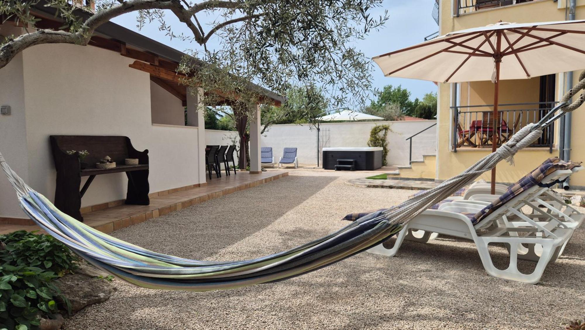 Apartment Vinja Porec - Privat Garden - Whirlpool Exterior photo